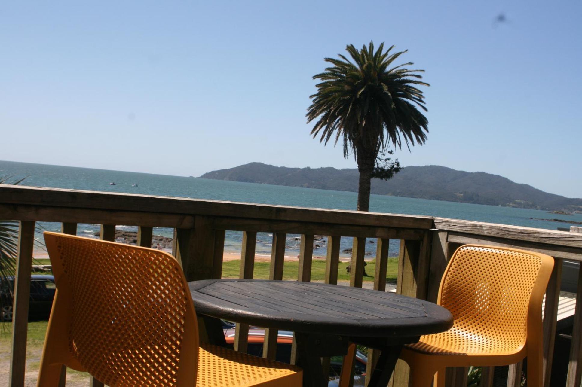 קופרס ביץ' Driftwood Lodge Beachfront, Cable Bay, Northland מראה חיצוני תמונה