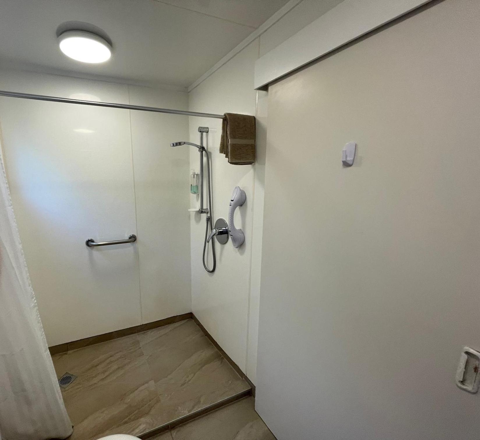 קופרס ביץ' Driftwood Lodge Beachfront, Cable Bay, Northland מראה חיצוני תמונה