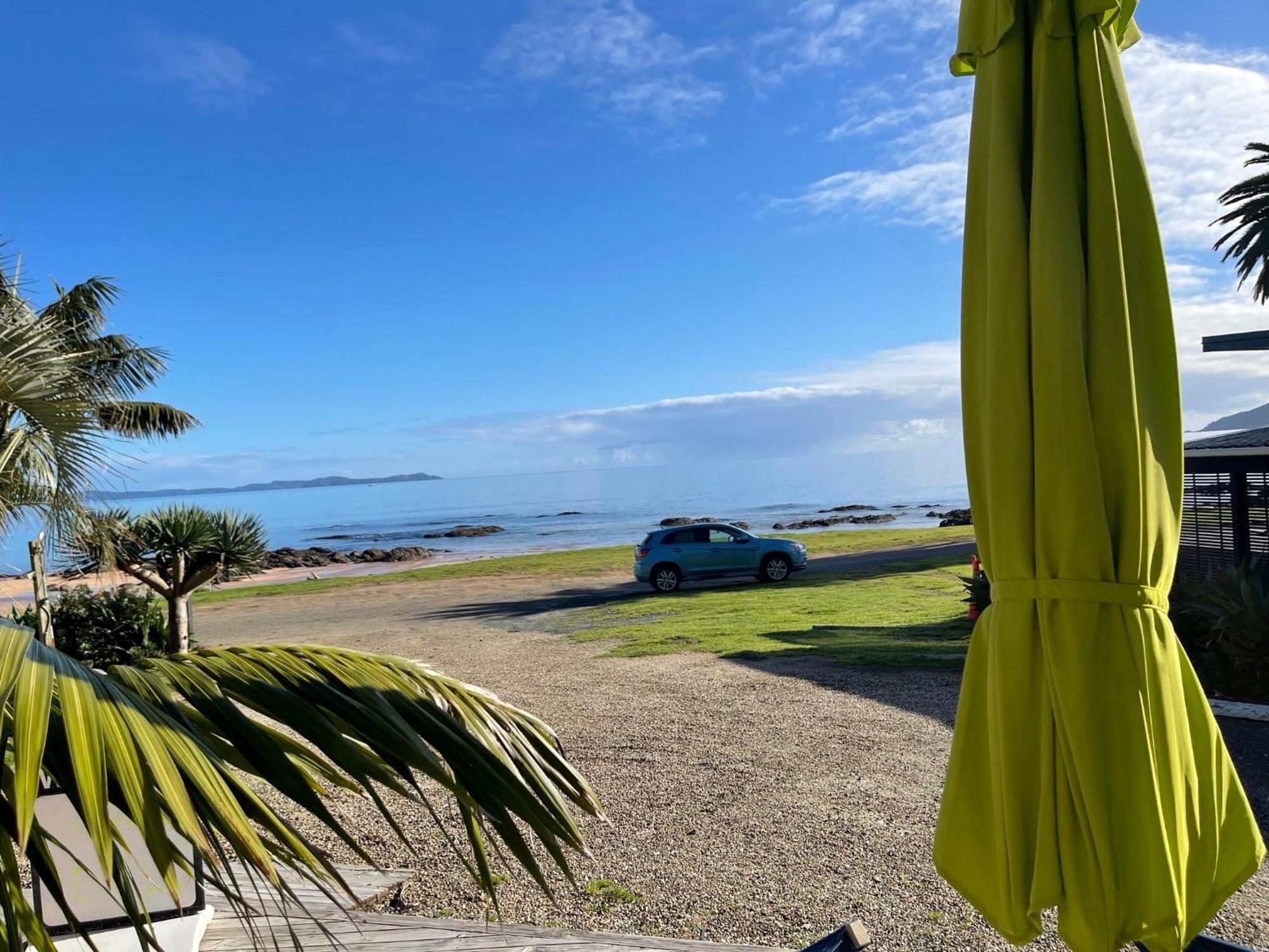 קופרס ביץ' Driftwood Lodge Beachfront, Cable Bay, Northland מראה חיצוני תמונה