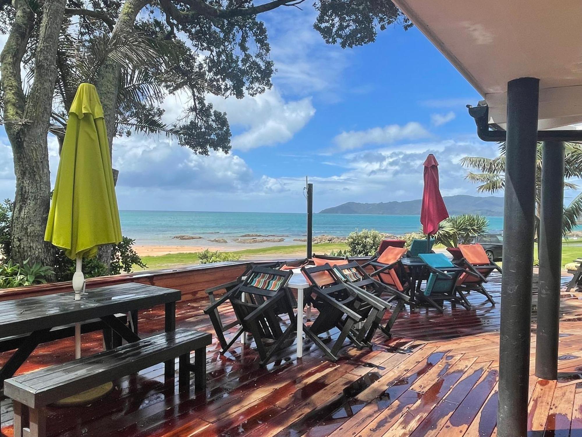 קופרס ביץ' Driftwood Lodge Beachfront, Cable Bay, Northland מראה חיצוני תמונה