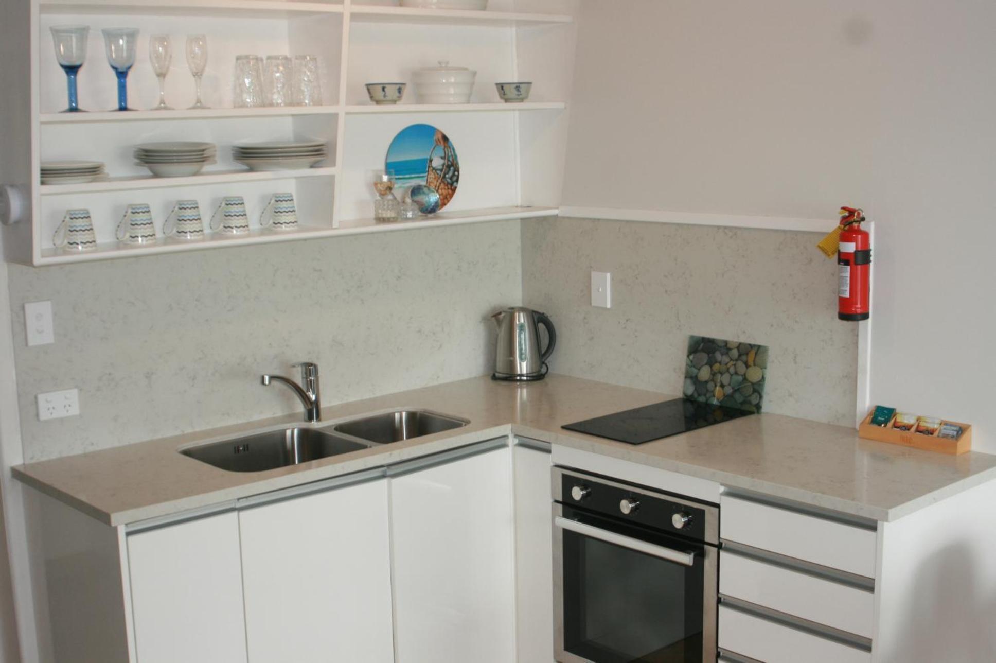 קופרס ביץ' Driftwood Lodge Beachfront, Cable Bay, Northland מראה חיצוני תמונה